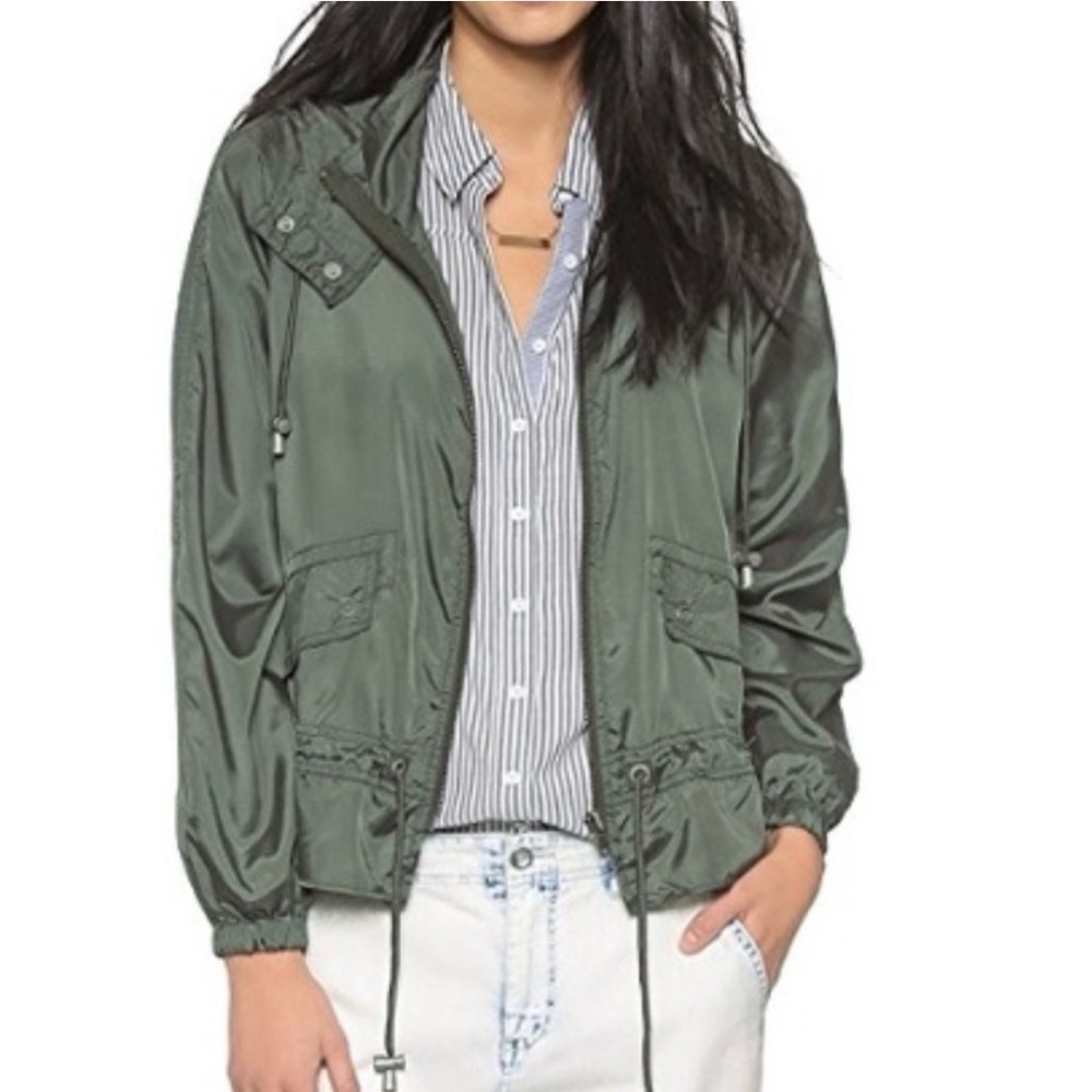 LIKE NEW Free People ripstop tech khaki/green windbreaker size XS